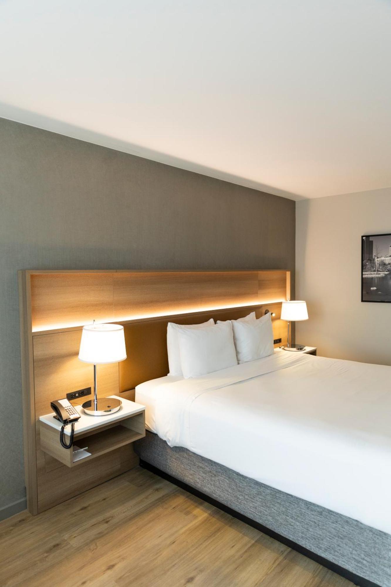 Radisson Salt Downtown