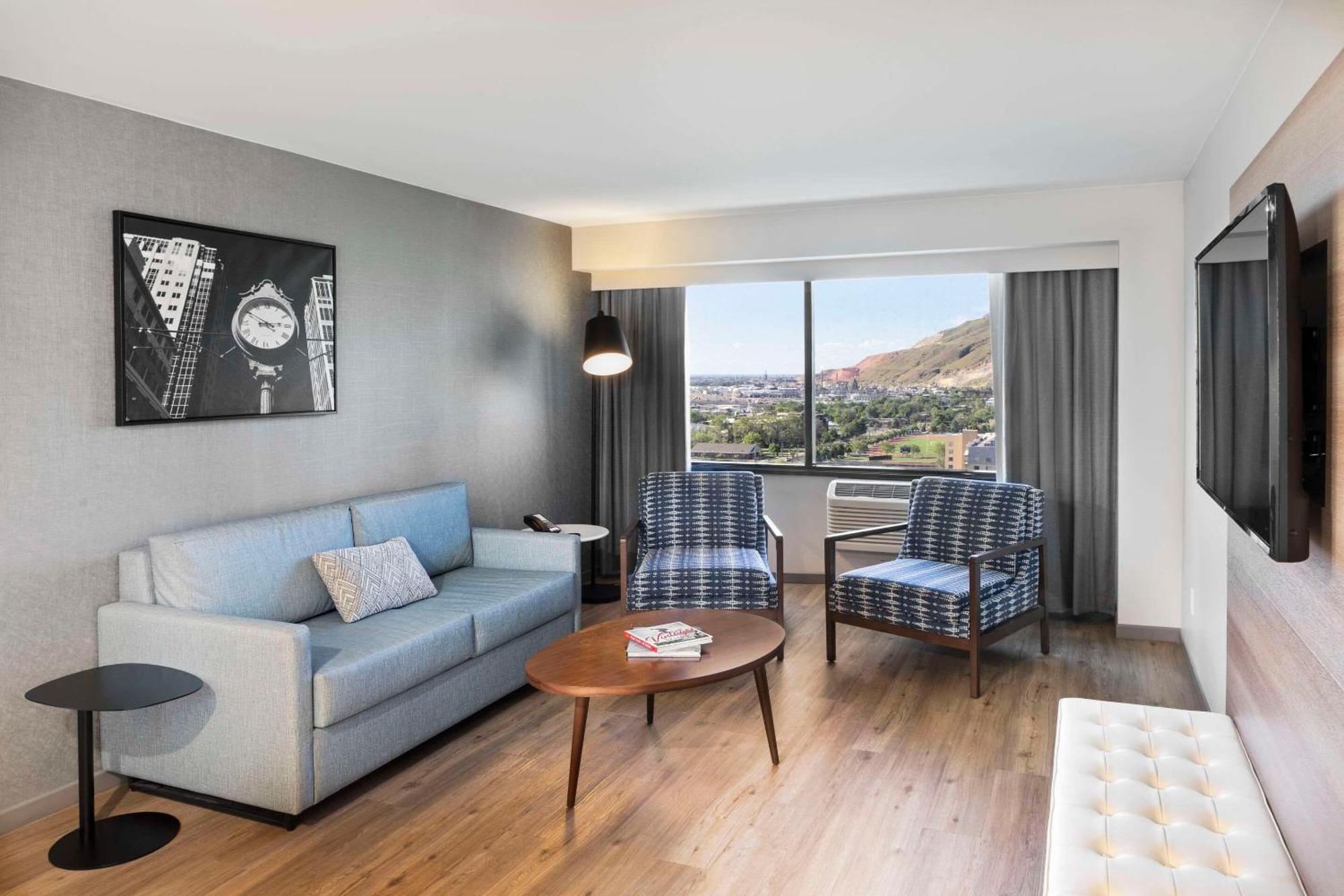 Hotel Radisson Salt Downtown 4*