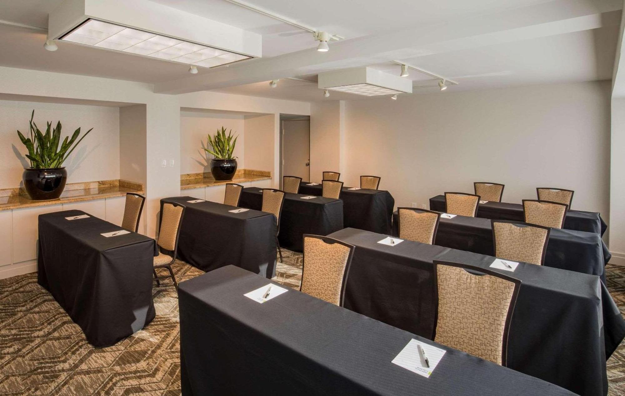 Hotel Radisson Salt Downtown 4*